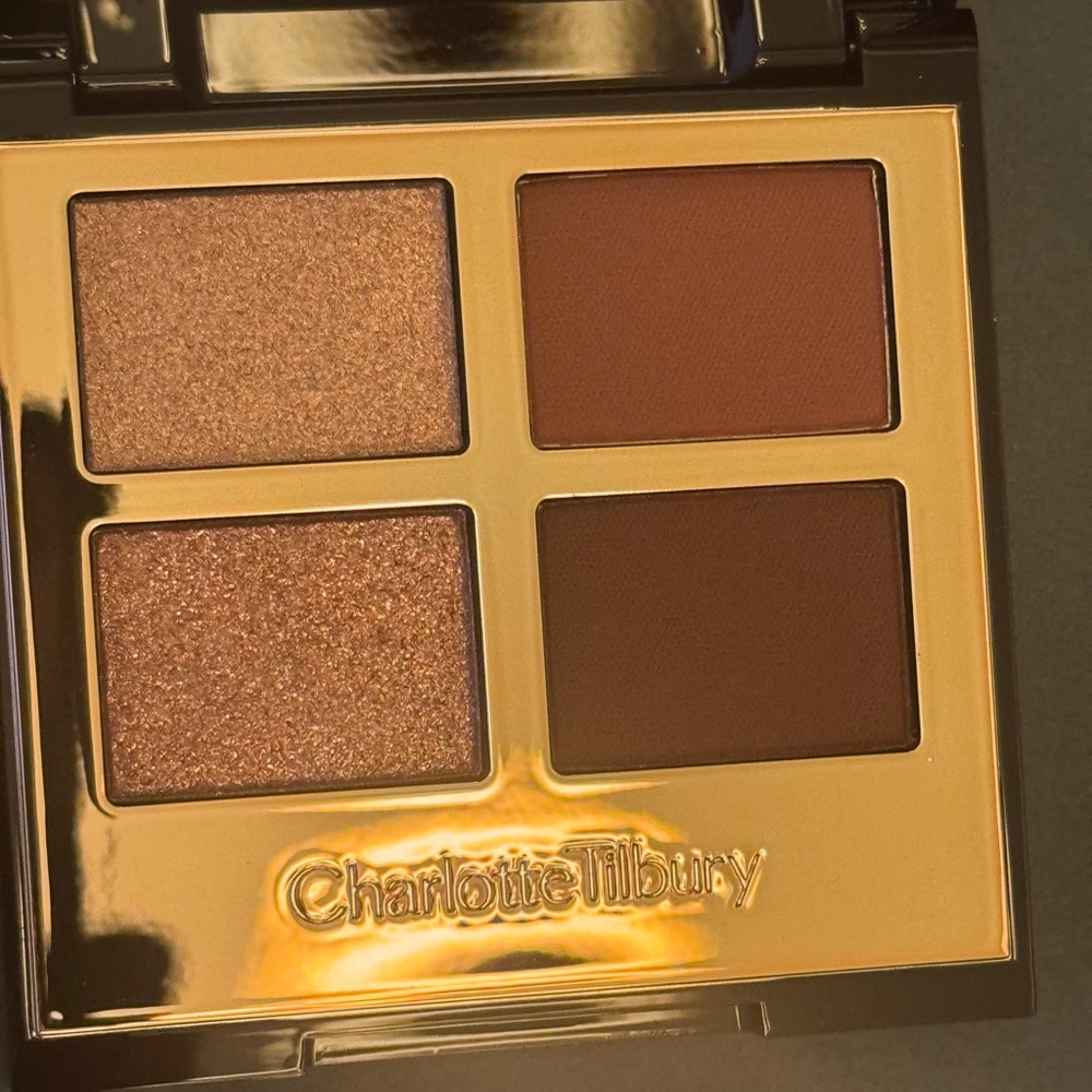Charlotte Tilbury Eyeshadow Palette - Picture 2 of 2